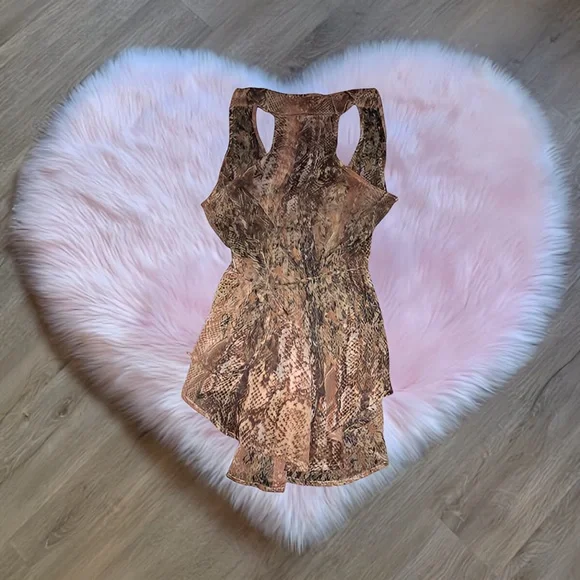 American Rag Sleeveless Tieback Button down blouse - Picture 2 of 7